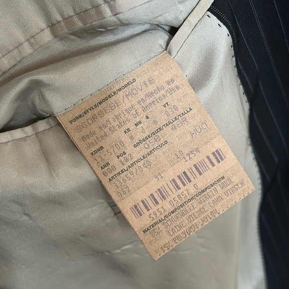 Hugo Boss suit size 48 - Picture 4 of 5